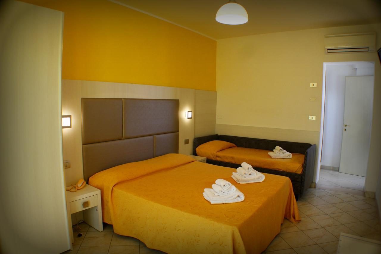 Hotel Adria Беллария-Иджеа-Марина Экстерьер фото